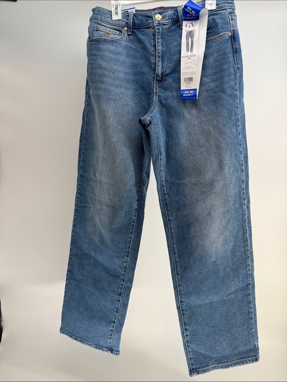 Gloria Vanderbilt Classic Straight-Leg Jeans in Medium Blue
